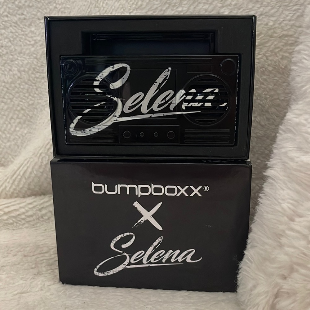 Brand New Selena Bumpboxx
